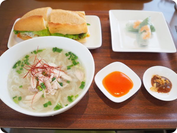 東浦町ベトナム料理サイゴンテラスカフェ