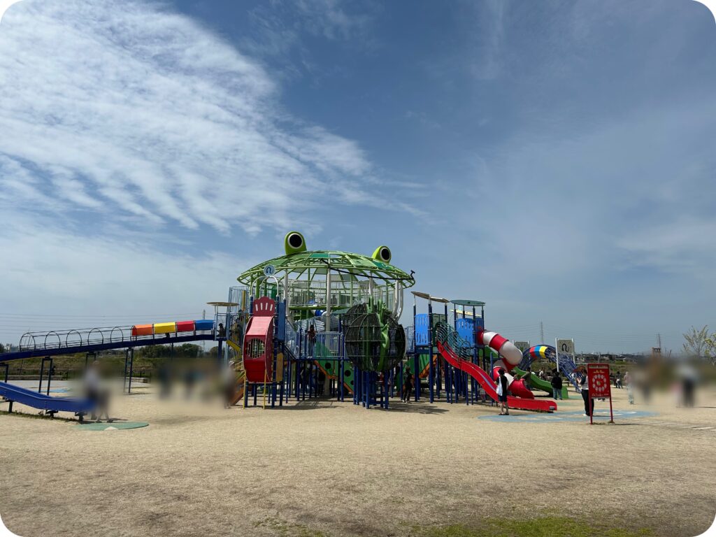 安城市・碧南市：油ヶ淵公園（安城市側）大型カエル遊具