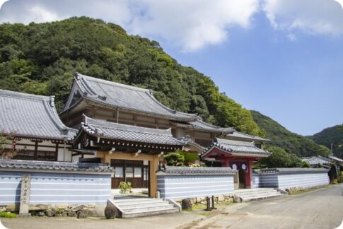 岩屋寺「千年の森 岩屋寺マルシェ」2026年10月